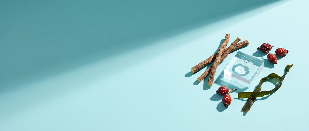 Balancing Moisturizer ingredients on an aqua studio sweep